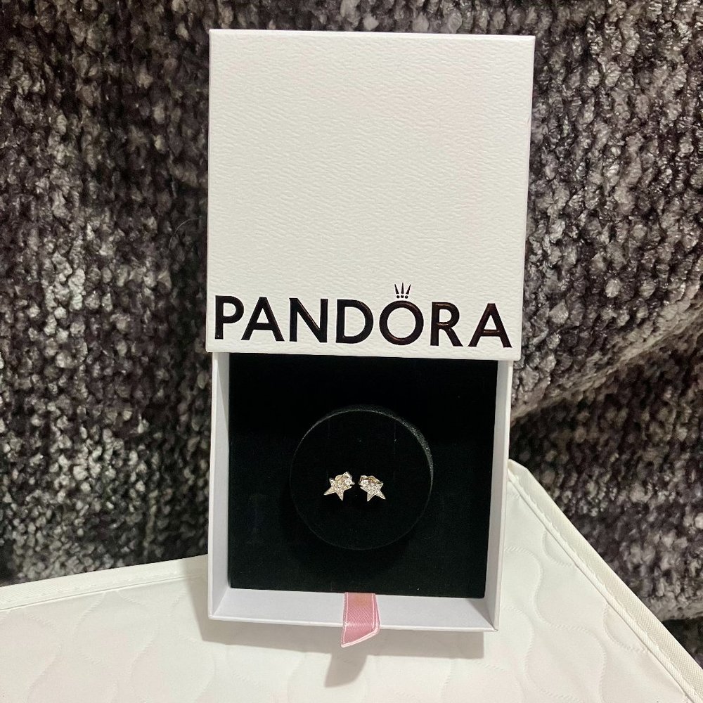 NWOT Pandora Sparkling Asymmetric Stars Stud Earrings
